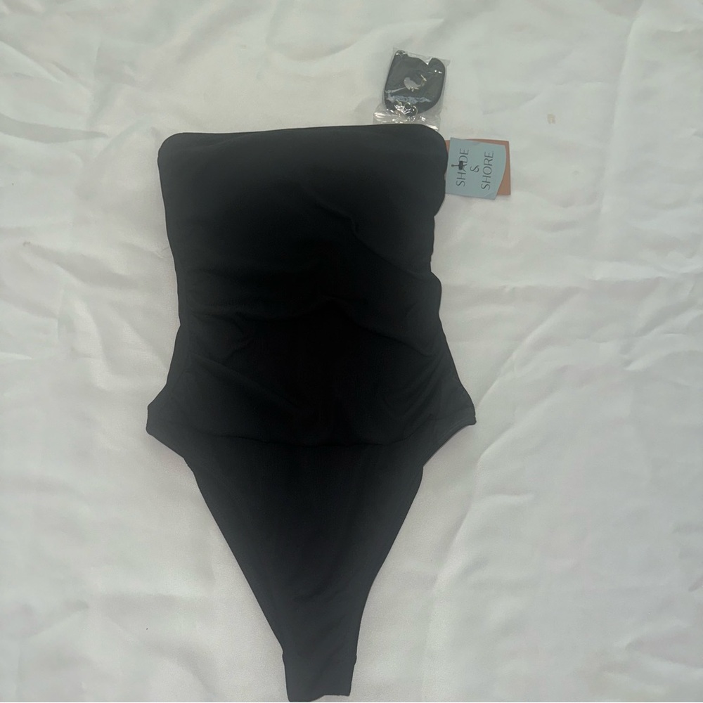 New w/tags Women’s Ribbed High Leg Bandeau One Piece Swimsuit Black Small